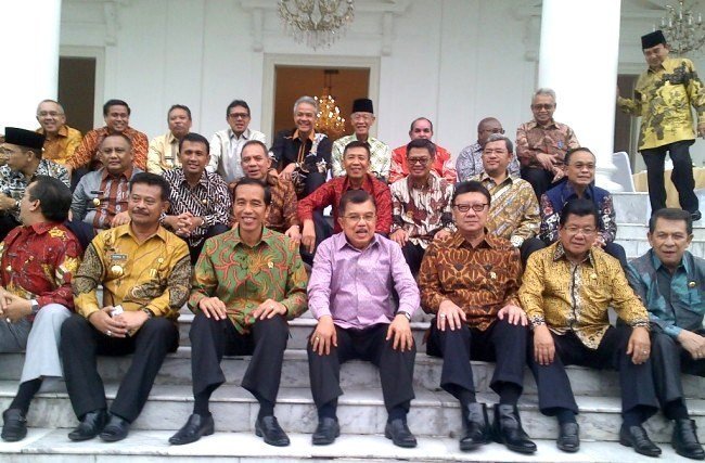 Jokowi “Sentil” Gubernur Egois