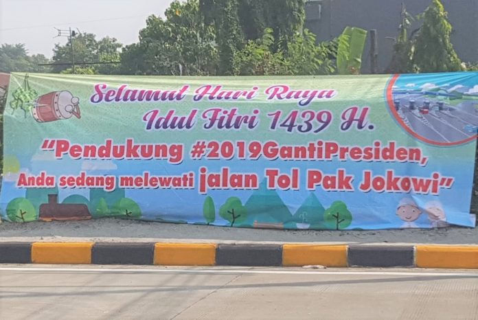 PKS Bete Liat Spanduk Tol Jokowi