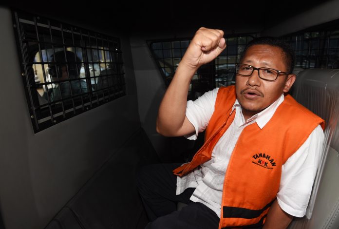 Terpidana kasus korupsi hambalang Anas Urbaningrum meninggalkan rutan KPK di Jakarta, Rabu (17/6).