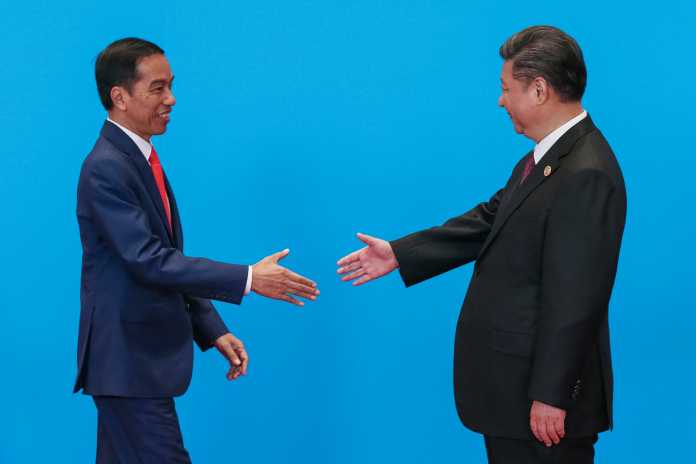 Jokowi dan Perangkap Uang Tiongkok