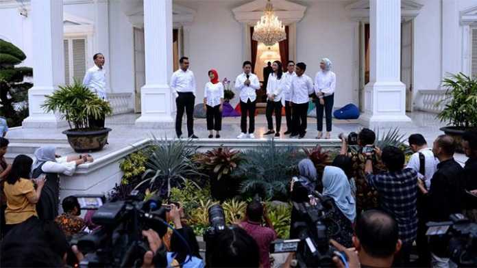 Siasat Jitu Jokowi Pilih Staf Khusus