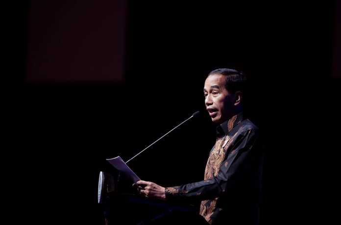 Misteri Dua Topeng Jokowi