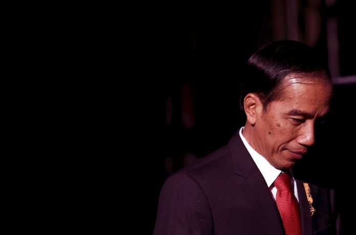 Jokowi Menuju Kebangkitan Otoritarianisme?