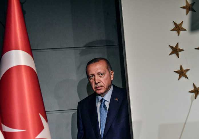 Meninjau Pos-Islamisme Erdogan dan AKP di Turki