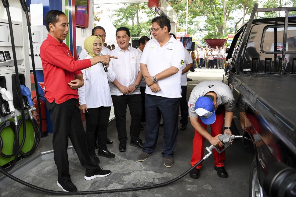 Presiden Jokowi ketika meluncurkan implementasi B30 di SPBU Pertamina MT Haryono, Jakarta pada Desember 2019