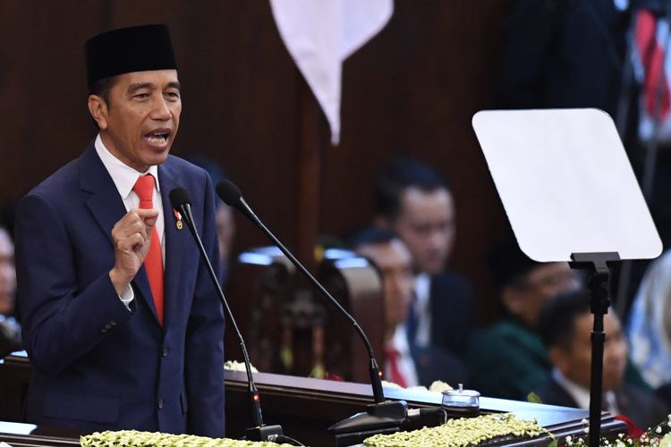 Presiden Jokowi saat menyampaikan pidato usai pelantikannya pada Oktober tahun lalu