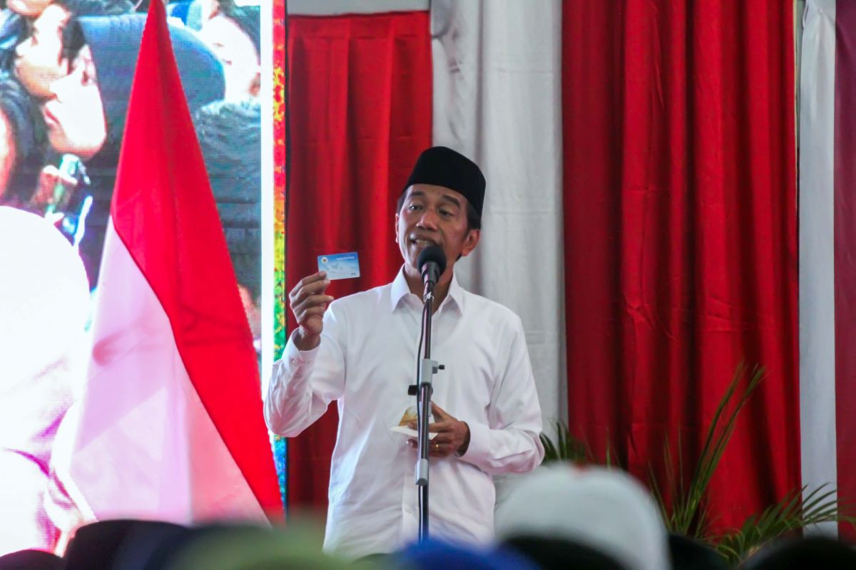 Menyoal Kartu Prakerja Jokowi