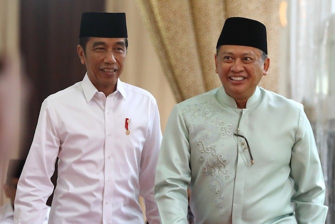 Presiden Joko Widodo bersama dengan Ketua MPR Bambang Soesatyo (Foto: JawaPos.com)