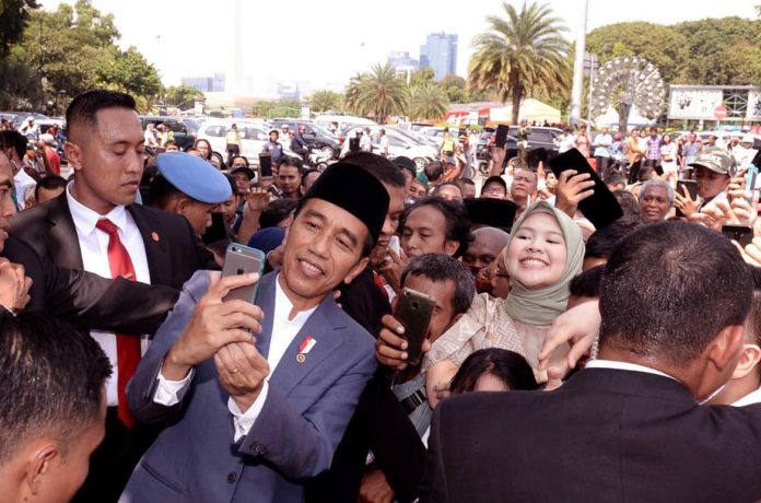 Jokowi dan Serangan Balik Kelas Menengah