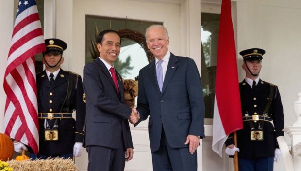 Presiden Joko Widodo bersama dengan Presiden AS Joe Biden (Foto: Nasional Tempo.co)
