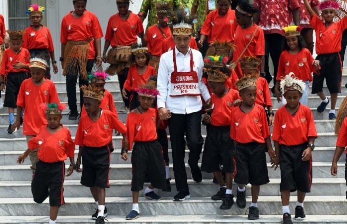 Siasat Jokowi Tetapkan Teroris Papua
