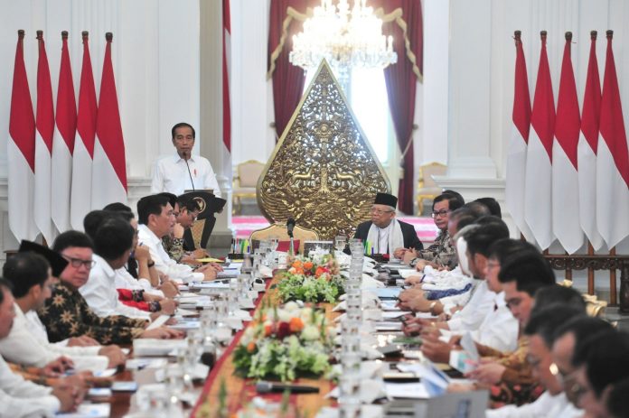 Dilema Reshuffle Akhir Pemerintahan Jokowi?
