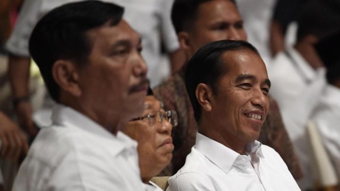 Ditegur Jokowi, Mungkinkah Luhut Di-reshuffle?