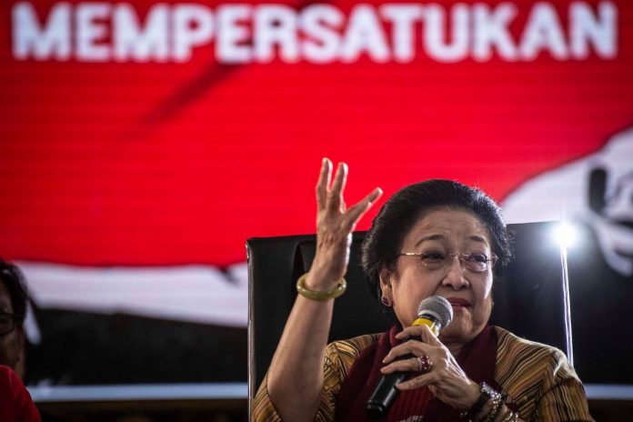 Megawati Cegah PDIP Nyungsep