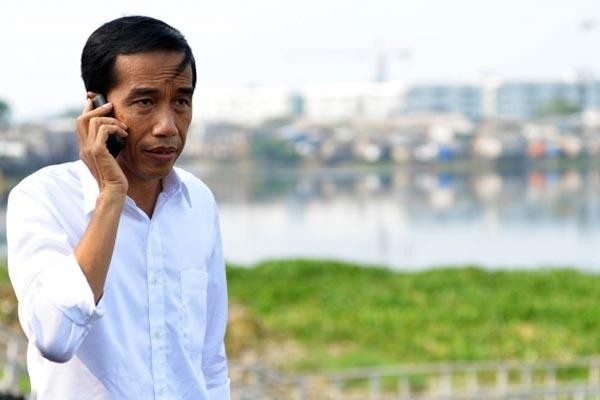 Membaca Motif Telepon Mendadak Jokowi