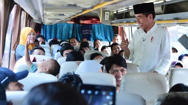 Meneropong Politik Mudik Jokowi