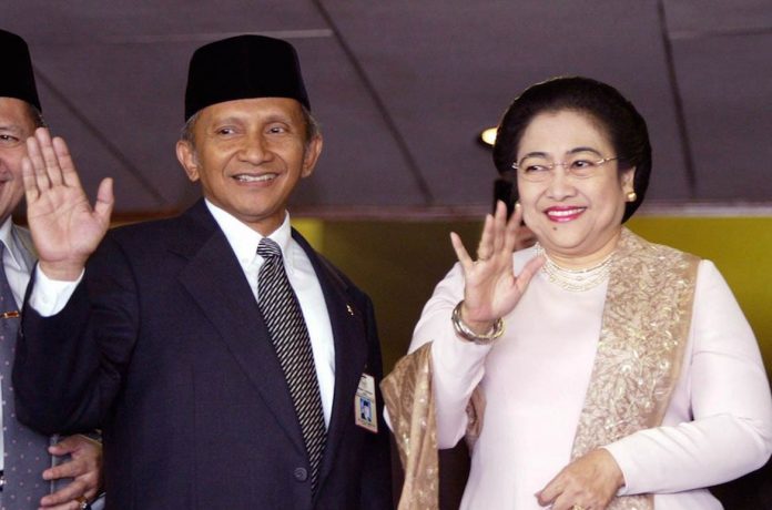 Perang Sannin Megawati vs Amien Rais