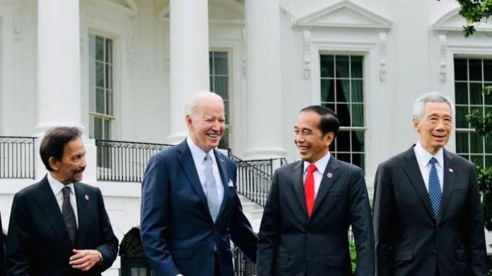 Jokowi Dijutekin Biden?