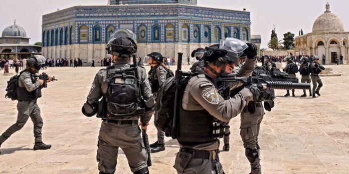 pasukan keamanan israel di masjid al aqsa