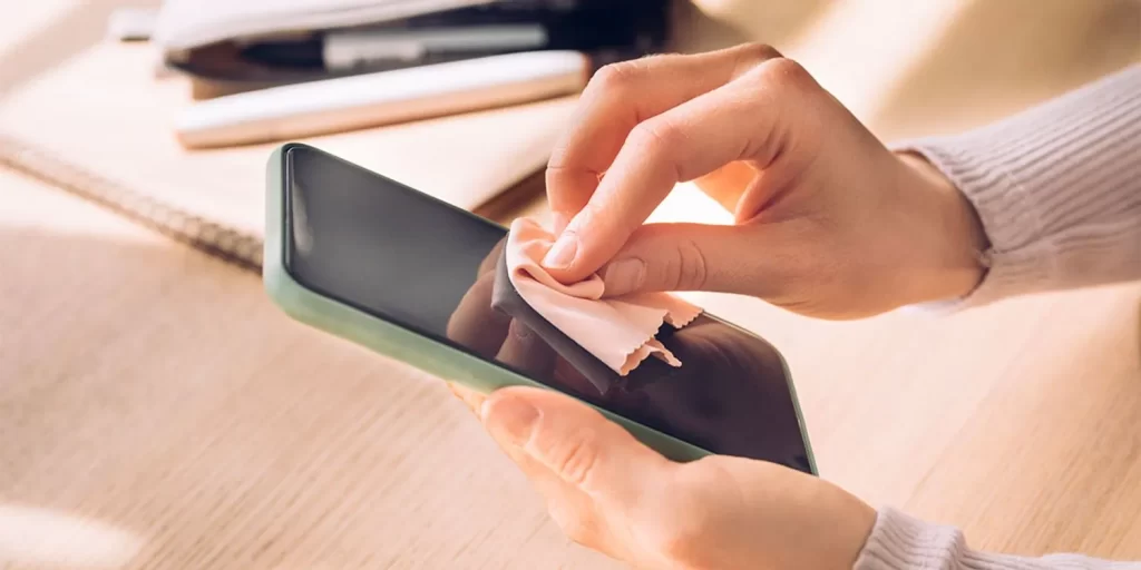 merawat smartphone
