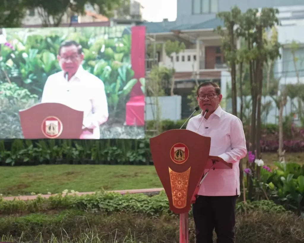 gubernur dki jakarta, pramono anung, meresmikan taman bendera pusaka, ruang terbuka hijau hasil