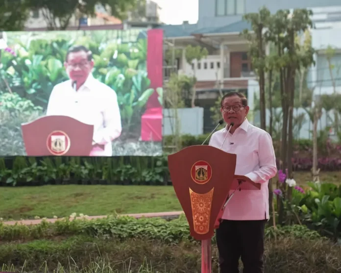 gubernur dki jakarta, pramono anung, meresmikan taman bendera pusaka, ruang terbuka hijau hasil