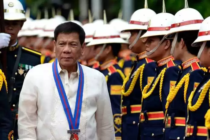 Perdamaian batal, duterte perangi komunis