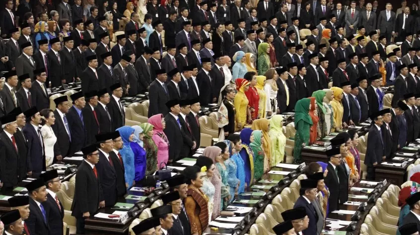 Hantu Parlemen Lebih Menakutkan
