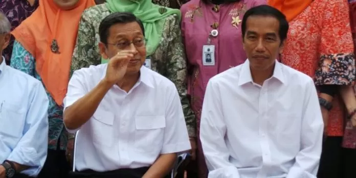 Kemeja Putih Jokowi Contek Budiono
