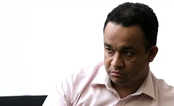 Anies Tukang Tabrak Aturan