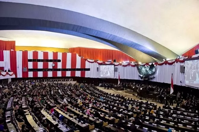 DPR Wajib Disemprit