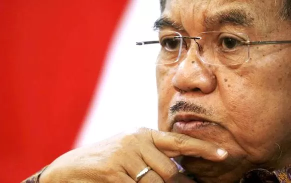 JK, Antara Kuasa dan Usia