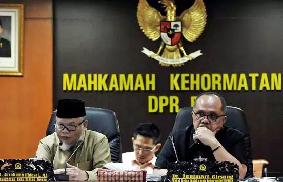 MKD MKD DPR Baper