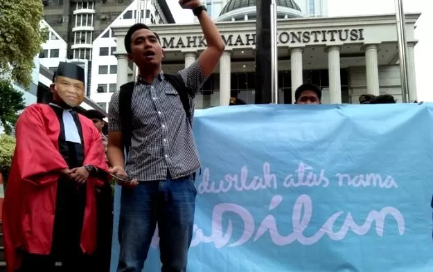 arief-hidayat-nih MK Masuki Masa Kelam