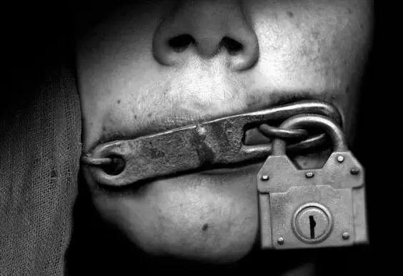 silencing Beraninya Ia Mengancamku!