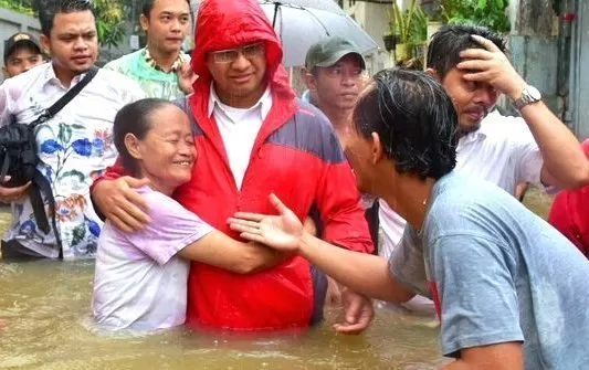 Emang Berani Keroyok Anies?