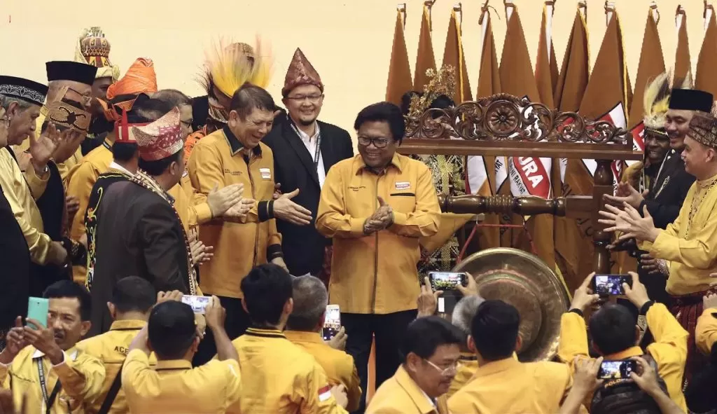 Pilih Ngemall, Jokowi "Abaikan" Hanura?