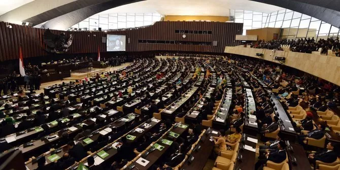 saat-dpr-melindungi-diri-dari-serangan-kritik