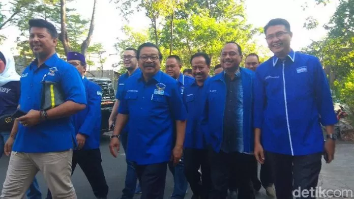 PD Jatim dukung Jokowi - PD Pusat dukung Prabowo
