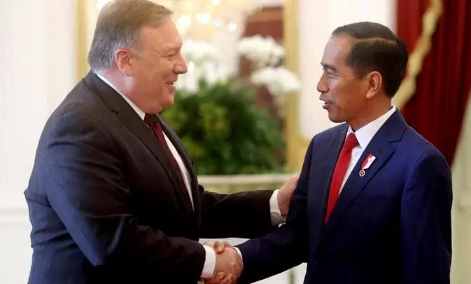 Jokowi di Antara Tiongkok dan AS