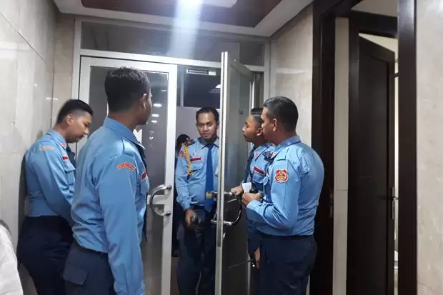 Peluru Nyasar Sasar Anggaran Besar