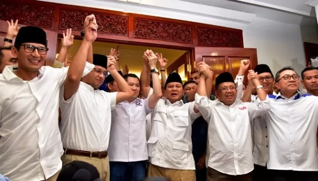 Gerindra vs PKS, Wani Piro?