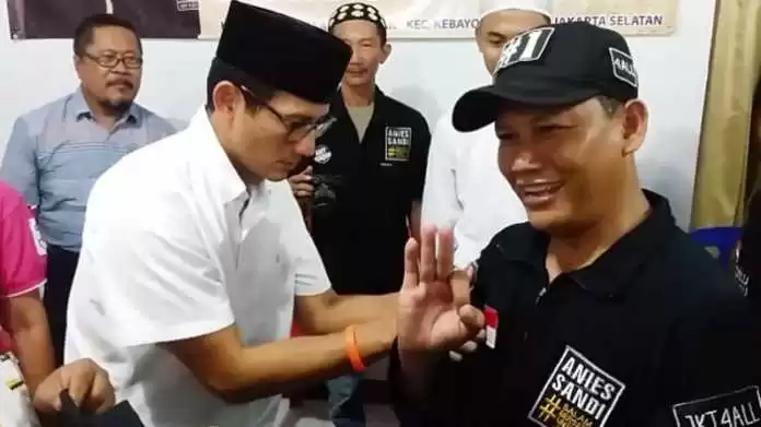 Sandi Ngayal Bayar Utang