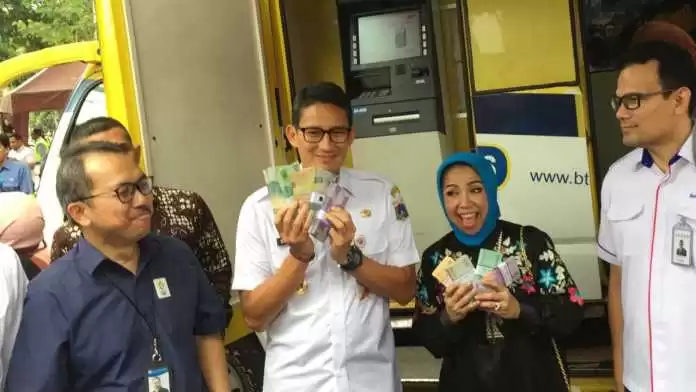 sandiaga tidak akan utang