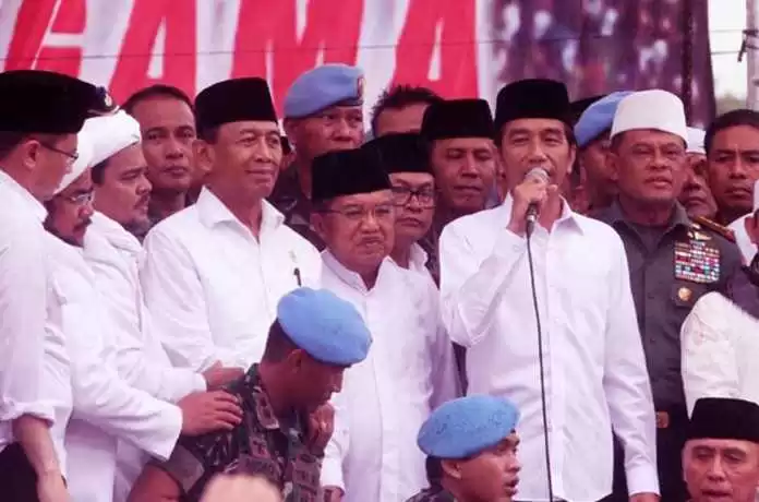 rtetert Rizieq: Ayat Suci di Atas Konstitusi