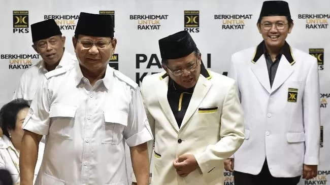 Prabowo Peluklah PKS Demi Jabar