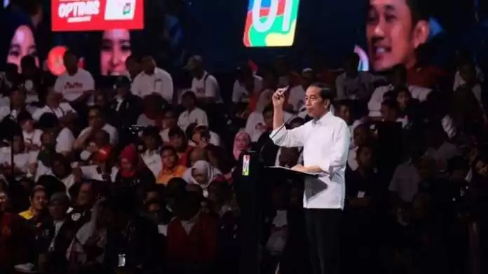 Jokowi Menang Lewat Kartu Sakti