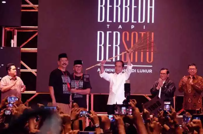 Jokowi-Prabowo Rebutan Alumni SMA PL?