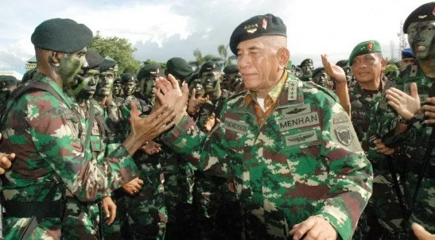 Jenderal Turun Gunung, Ada Apa?