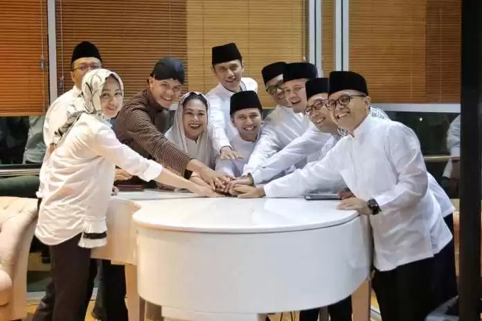 regenerasi politik